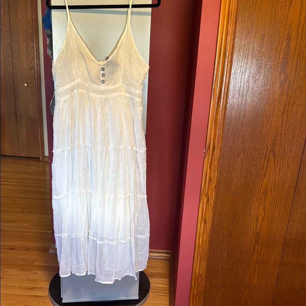 Elegant White Maxi Dress
